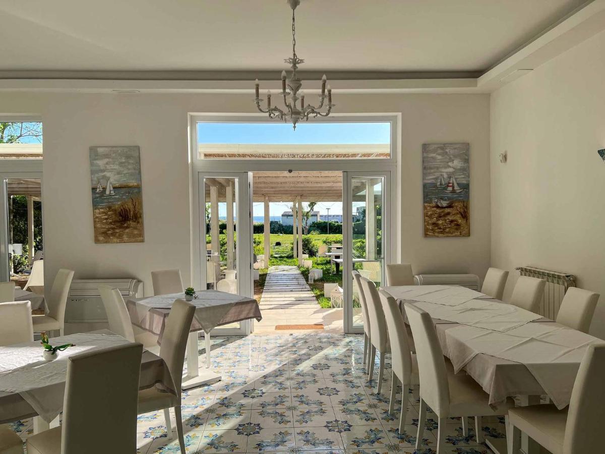 Hotel Artemide Mare Paestum Exterior foto