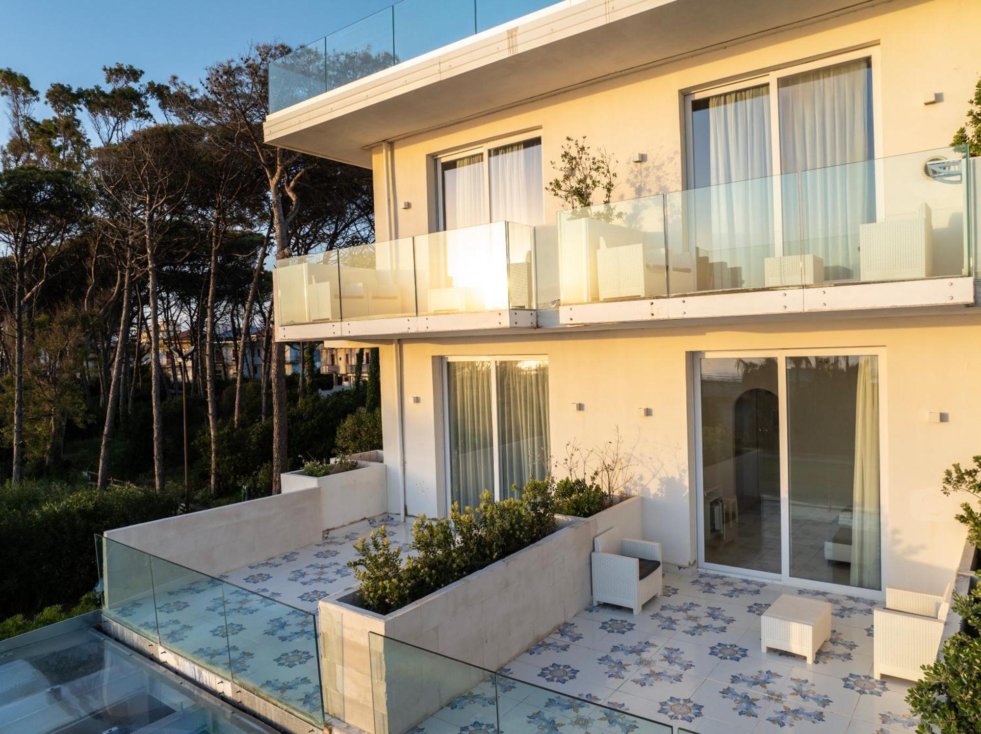 Hotel Artemide Mare Paestum Exterior foto