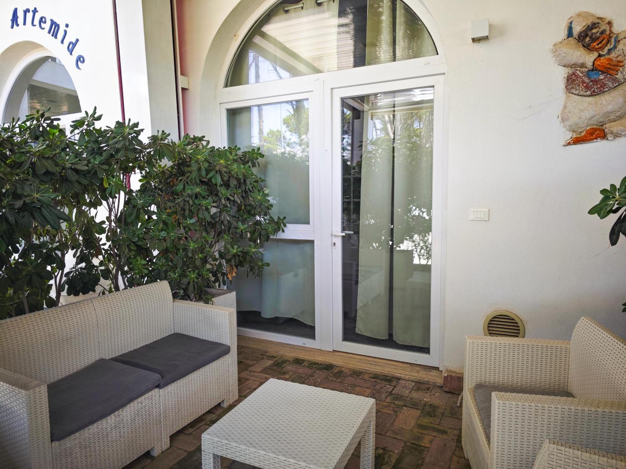 Hotel Artemide Mare Paestum Zimmer foto