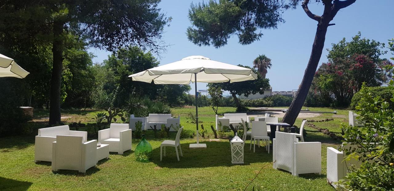 Hotel Artemide Mare Paestum Exterior foto
