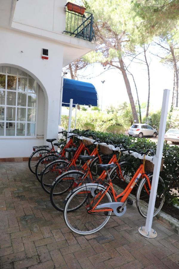 Hotel Artemide Mare Paestum Exterior foto